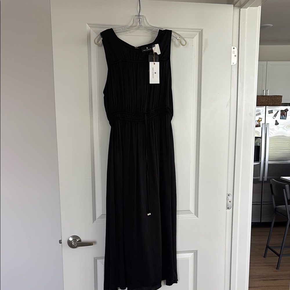 NWT Emily Lovelock Elegant Black Sleeveless Dress